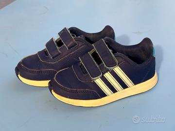 Scarpa adidas bimbi tg 26
