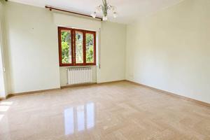Appartamento di 110 m² con più di 5 locali a Tarqu