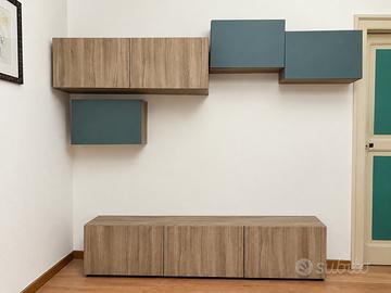 Parete attrezzata modulare Ikea.