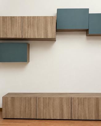 Parete attrezzata modulare Ikea.
