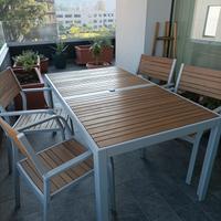 Tavolo e sedie giardino terrazzo