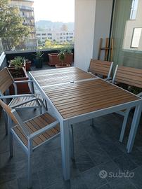 Tavolo e sedie giardino terrazzo