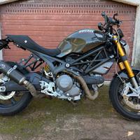 Ducati Monster 696
