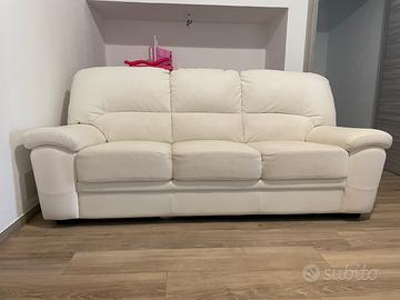 Divano 3 posti e poltrona