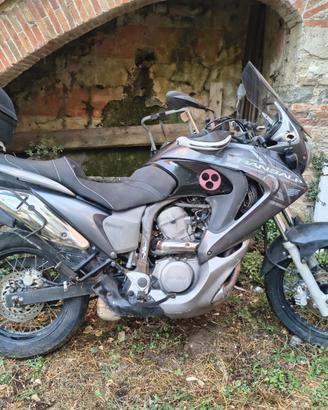 Honda Transalp XL700V