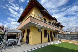 VILLA A SCHIERA A DAIRAGO