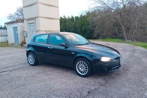 Alfa Romeo 147 1.6 benzina e metano
