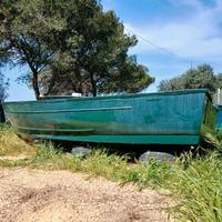 Barca a motore