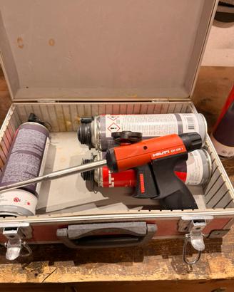 Pistola per schiuma Hilti