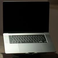 Macbook Pro 16 2019 intel i9 64GB Ram 1TB