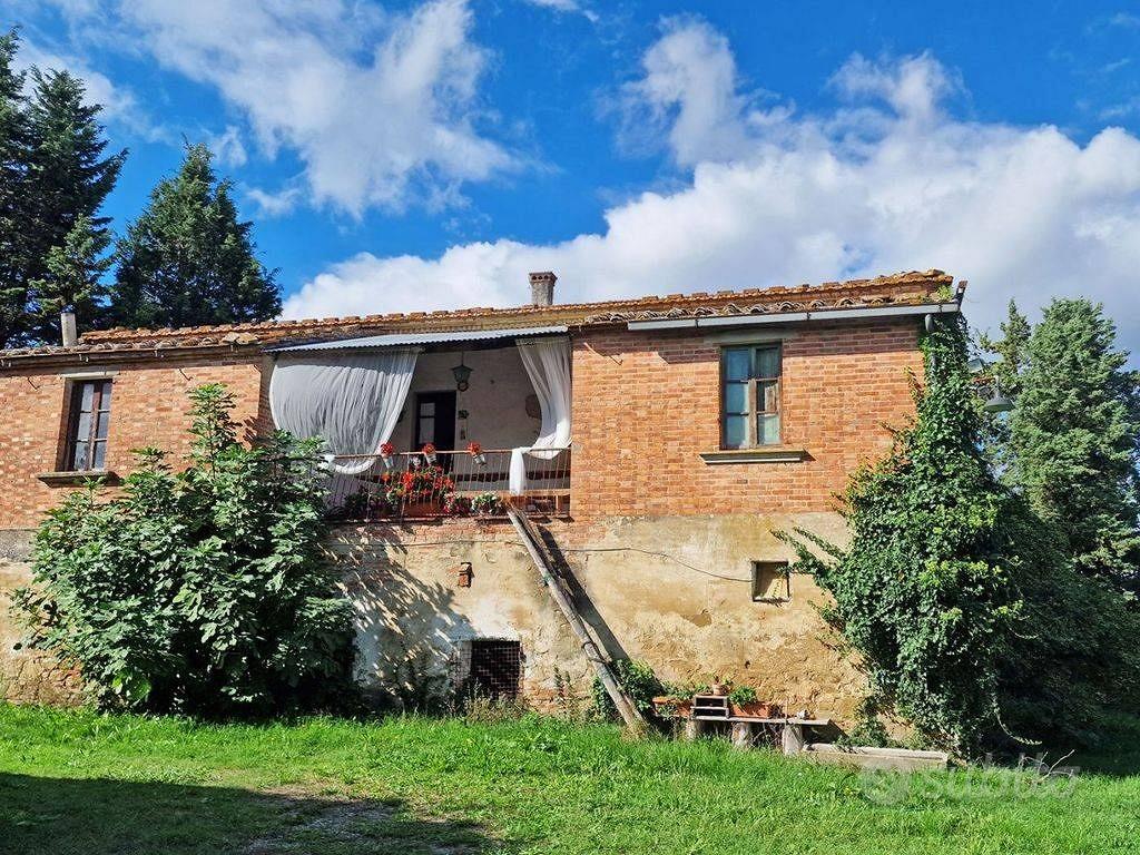 Rustico / Casale di 400 m² con 3 locali e box auto - Vista 5