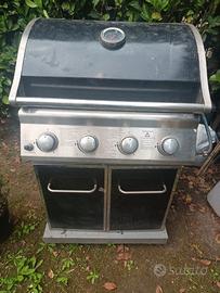 Barbecue con doppia funzione (gas e carbonella)