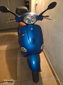 Vespa scooter 150 ET4