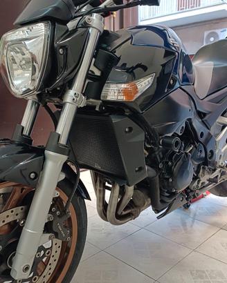 Suzuki gsr 600