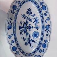 Piatto da portata antico in porcellana tedesca