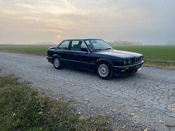 BMW 323 E30 Coupè