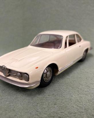 TOGI Alfa Romeo 2600 Sprint Coupé 1965 scala 1:23