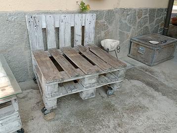 DIVANI DA GIARDINO IN PALLET E TAVOLINO