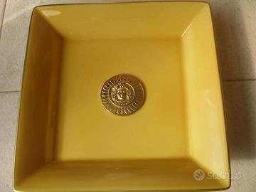 Piatto con stemma centrale