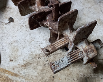 Morsetti tendifilo a cuneo