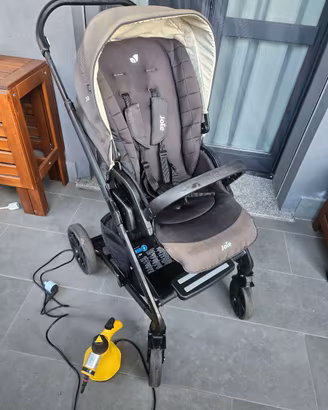 Passeggino trio con ovetto e navicella Joie