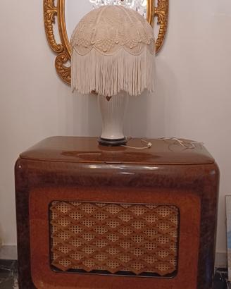 radio d'epoca con giradischi inizi 900