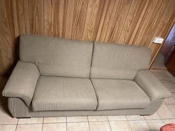 Divano nuovo 3 posti