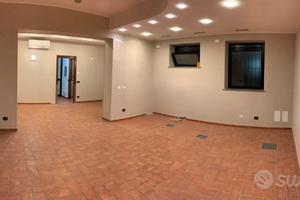 Parabiago negozio ristrutturato