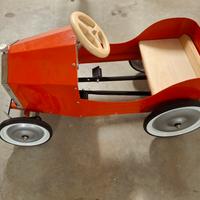 Macchina vintage a pedali