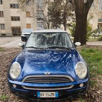 Mini Cooper 1.6 benzina 2001, 240.000 km 2300 euro