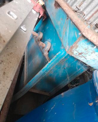 sgranatrice  manuale per  granoturco 