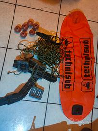 Pesi per subacqueo e boa segnalazione