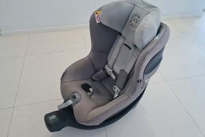 Seggiolino auto grigio