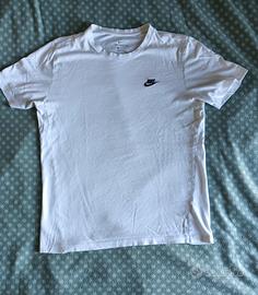 maglia Nike bianca a maniche corte taglia L