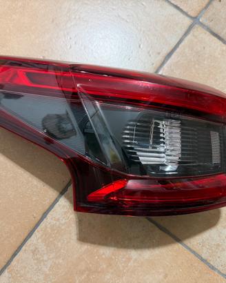Nissan qashqai j11 faro posteriore sinistro