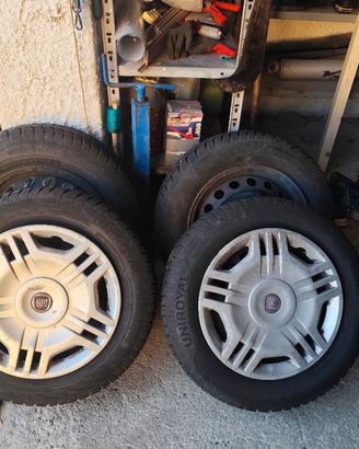   cerchi completi di gomme invernali uniroyal