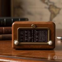 Radio vintage anni 50 in miniatura