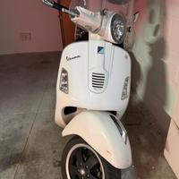 Vespa Gts 300