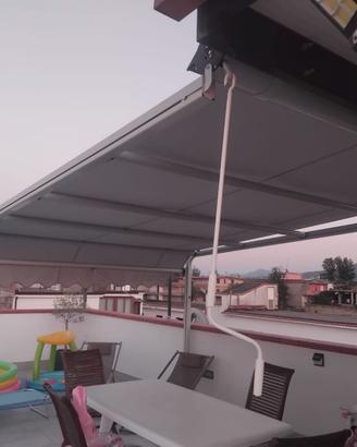 Tenda da sole in alluminio bianco