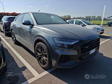 AUDI Q8 55 TFSI e quattro tiptronic