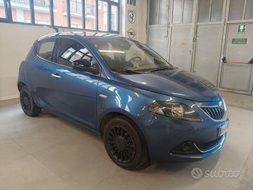 Lancia Ypsilon Hybrid Silver