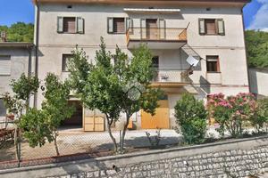 5 LOCALI A NOCERA UMBRA