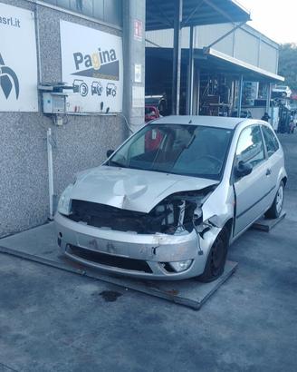 FORD FIESTA 1.2 B 2004 FUJA  PER RICAMBI
