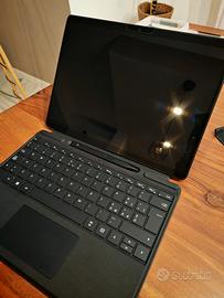 Surface Pro 9 con Tastiera