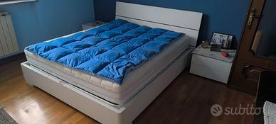 Camera da letto moderna usata pochissimo 