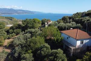Villa di 200 m² con 4 locali e box auto a Pollica