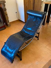 Chaise longue modello LC4 ispirazione Le Corbusier