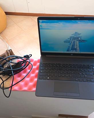 HP G9 15,6" FHD i3-12th 6-core SSD 750GB 16GB