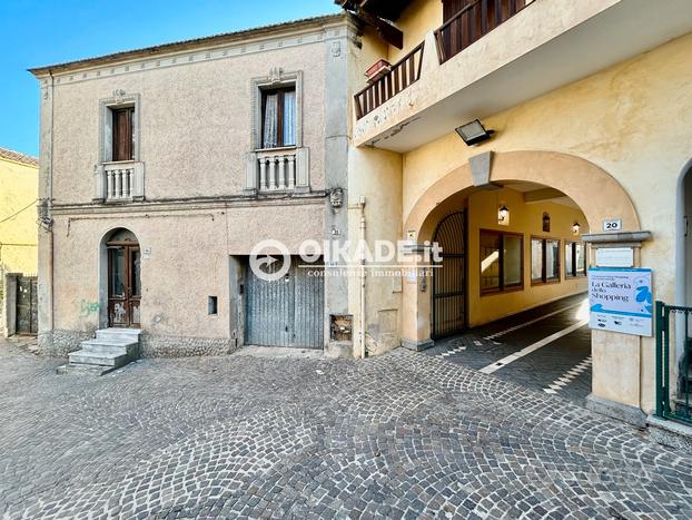 Pula - Intera palazzina da ristrutturare in centro