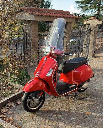 Vespa 300 gts super HPE